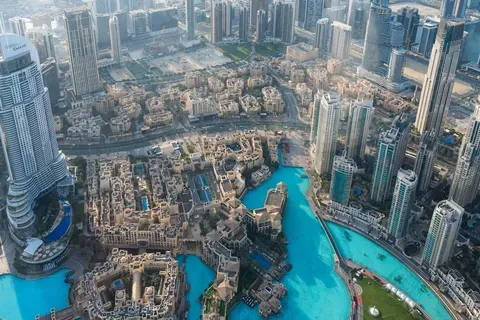 Dubai, orașul tăcerii și al reducerilor