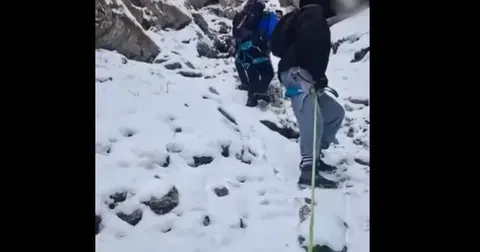 Acțiune de salvare în condiții extreme: Turiști blocați în Piatra Craiului