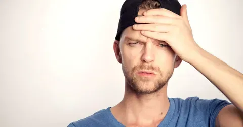 Decizii financiare raționale în fața anxietății: cum să evităm capcanele gândirii impulsive