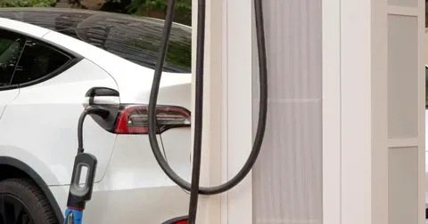 Inovația Producătorilor Auto: Creșterea Autonomiei Vehiculelor Electrice