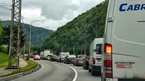 Românii se întorc din minivacanța de Paște