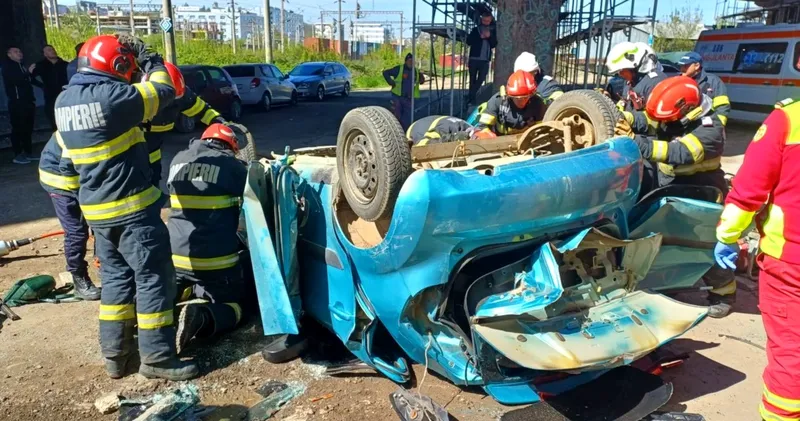Accident grav în Iași: o șoferiță a murit după ce mașina ei a căzut de pe un pod