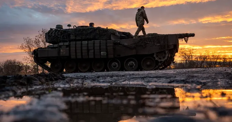 Ucraina utilizează un tanc Leopard 2A6 pentru a distruge un tanc rus T-72B3