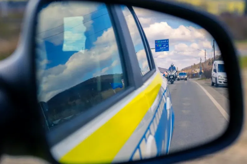 Tânăr de 23 de ani, prins conducând cu 173 km/h într-o localitate din Argeș