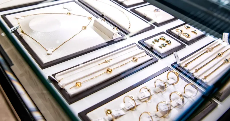 Aurul galben vs. aurul alb: Preferințele românilor în 2026