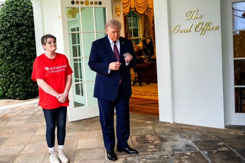 Bacșiș generos oferit de Donald Trump livratoarei de la McDonald's