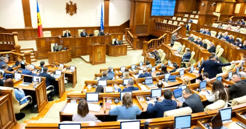 Moment de reculegere în Parlamentul de la Chișinău pentru Mircea Lucescu