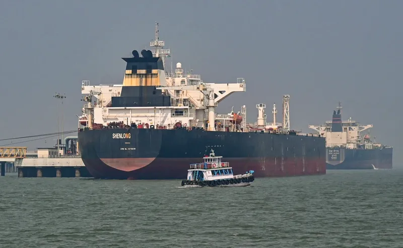 Iranul cere plata taxelor în bitcoin pentru trecerea navelor prin Strâmtoarea Ormuz