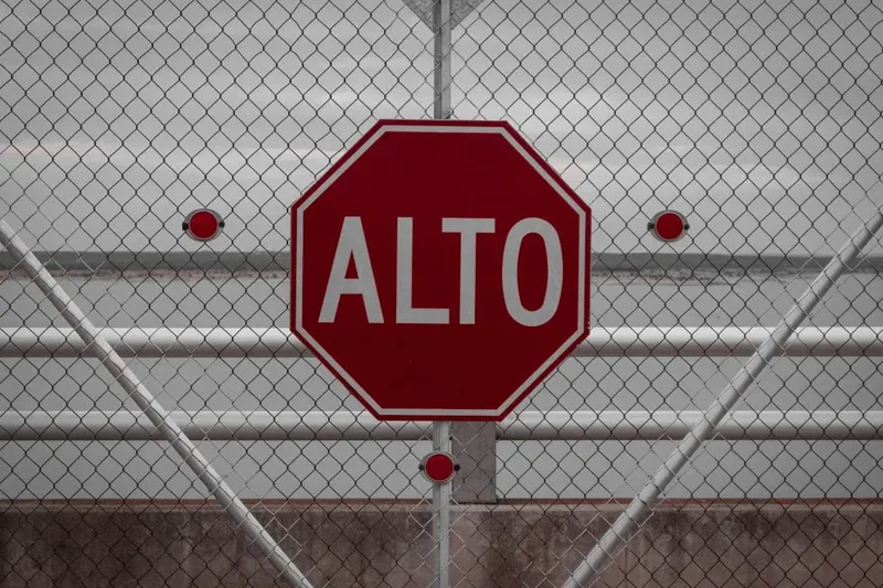 Obiect misterios pe plajă