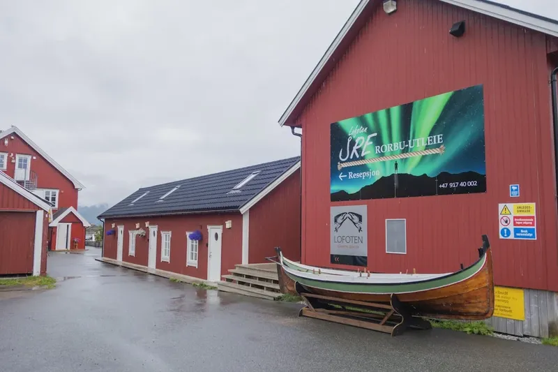 Haitele de lupi în jurul unei piste de biciclete din Vadu Dobrii
