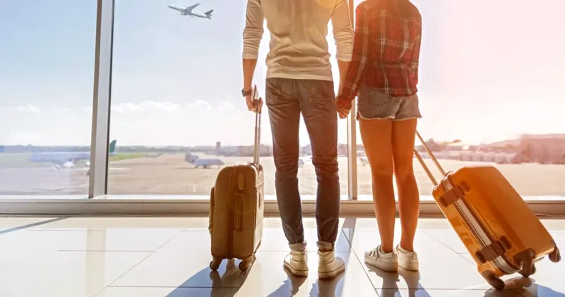 Vacanțele de vară, pline de incertitudini: temeri privind prețurile biletelor de avion