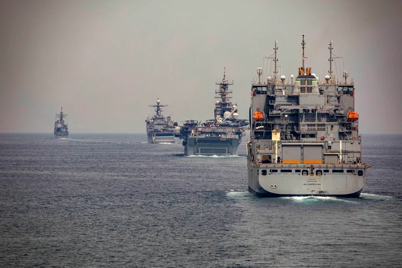 Misterul din Strâmtoarea Ormuz: Armistițiul a fost semnat, dar petrolierele au rămas blocate