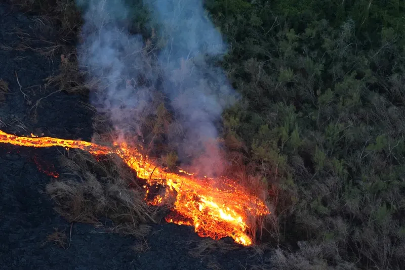 Erupția vulcanului Piton de la Fournaise: Activitate continuă de două luni