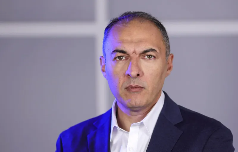 Ce putea face Nicușor Dan? Lecția lui Traian Băsescu