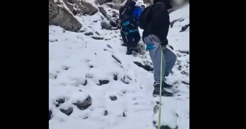 Acțiune de salvare în condiții extreme: Turiști blocați în Piatra Craiului