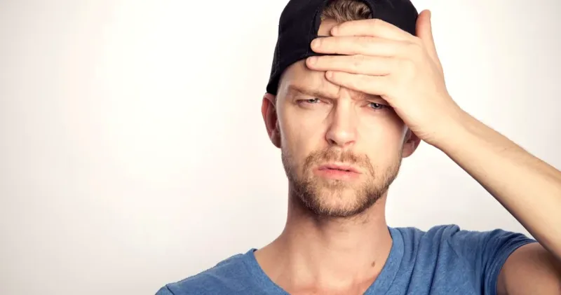 Decizii financiare raționale în fața anxietății: cum să evităm capcanele gândirii impulsive