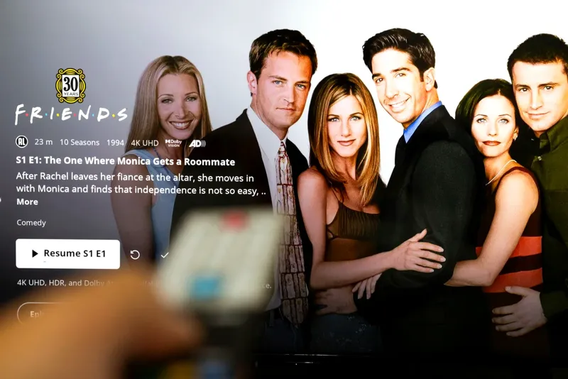 Lisa Kudrow vorbește despre filmările serialului Friends: "Nu era suficient de amuzant"