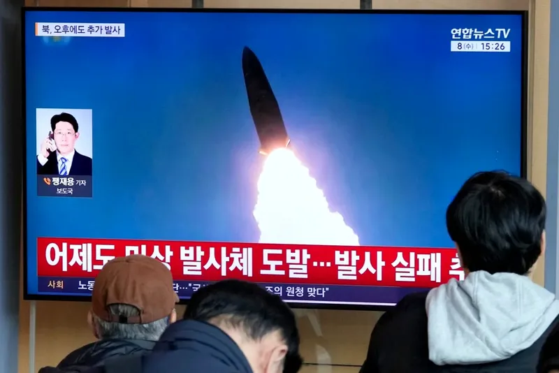 Coreea de Nord își testează rachetele balistice și strategia militară