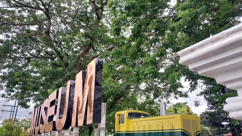 Un petrolier iranian traversează Strâmtoarea Ormuz