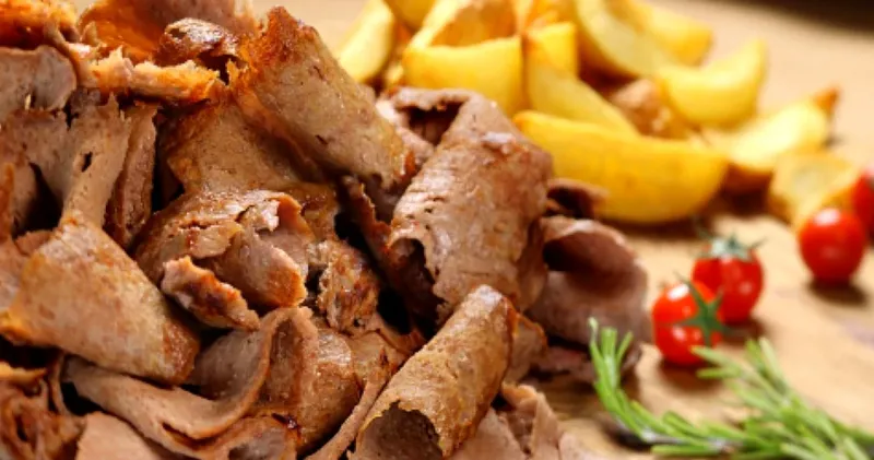 Pățania unei turiste pe plaja din Rio de Janeiro: un kebab de 1,50 euro, plătit cu 1.760 de euro